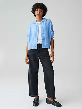 OPUS | Nom du produit: Gilet DANEKE
Marque: OPUS
Couleur: bleu clair
Catégories: Mode,Femme

Longueur des manches: Manches longues
Matière: Polyacrylique / Acrylique,Polyester / Polyamide,Maille
Forme du col: Col Kent
Motif: Uni
Coupe (vêtements d'extérieur) | 